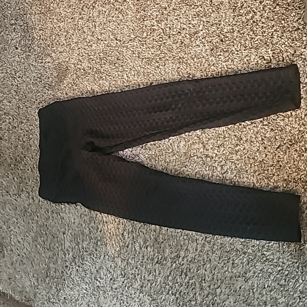 Modish Rebel Girls youth black leggings. Supper cute sz small Buckle